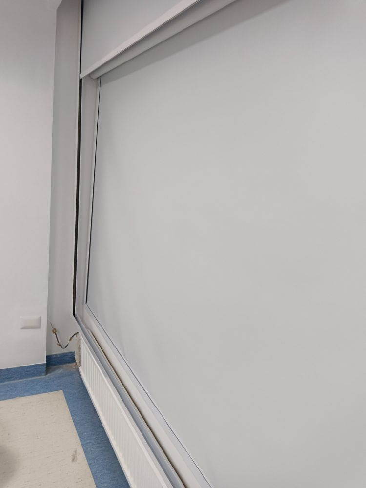 Rieles laterales en dormitorio