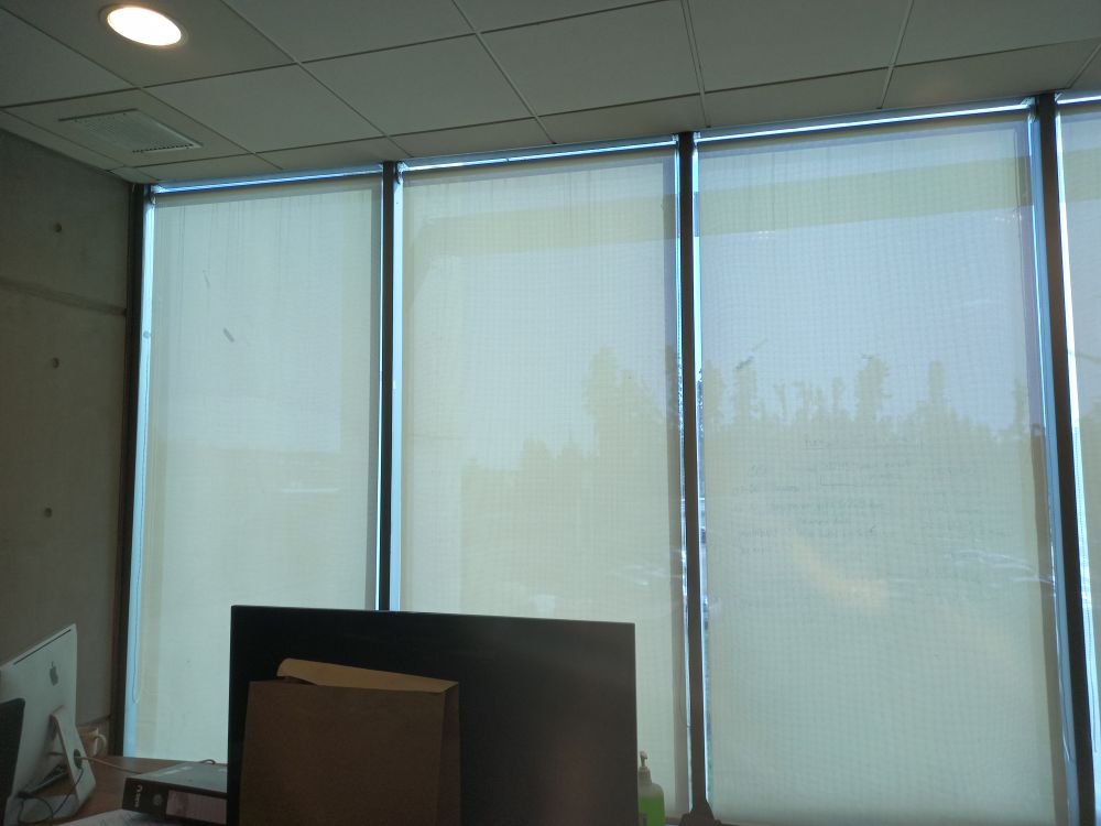 Cortina screen 5% con vista